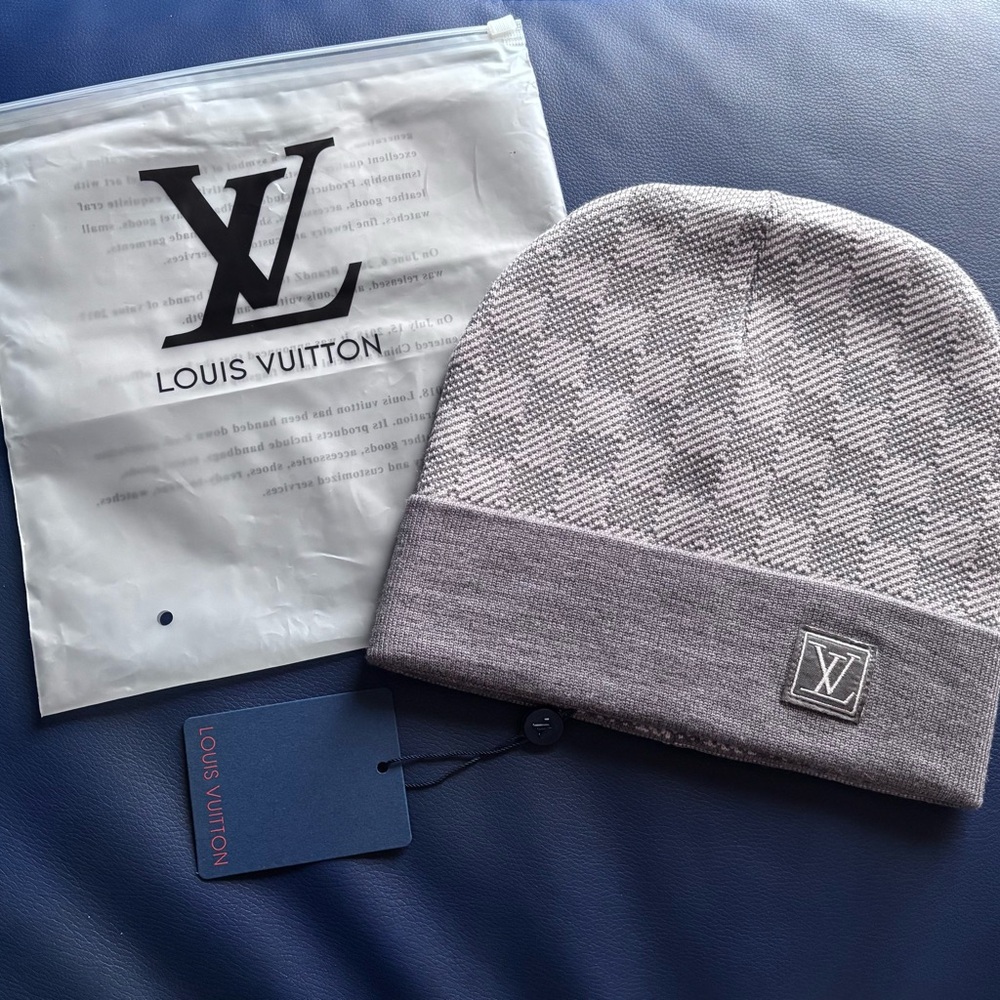 Louis Vuitton Textured Gray Knit Hat